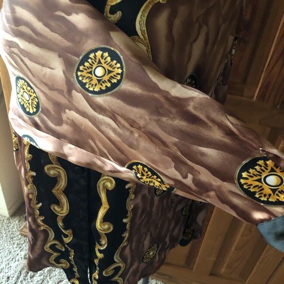 Gorgeous Tess Blouse - Picture 3 of 4